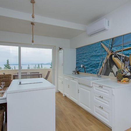 Captain'S Apartment Račišće Eksteriør bilde