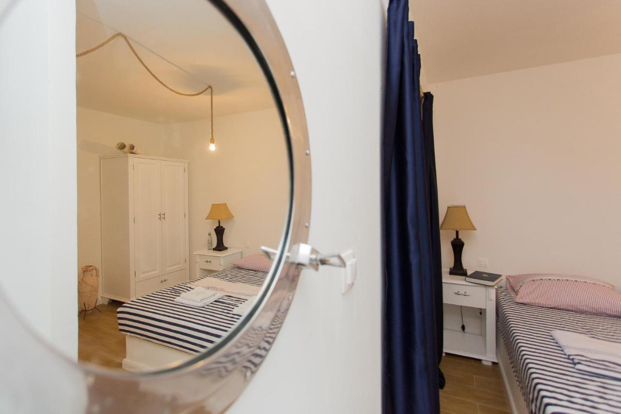 Captain'S Apartment Račišće Eksteriør bilde